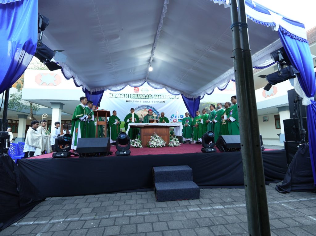 Kemah Remaja Misioner Dekenat Bali Tengah