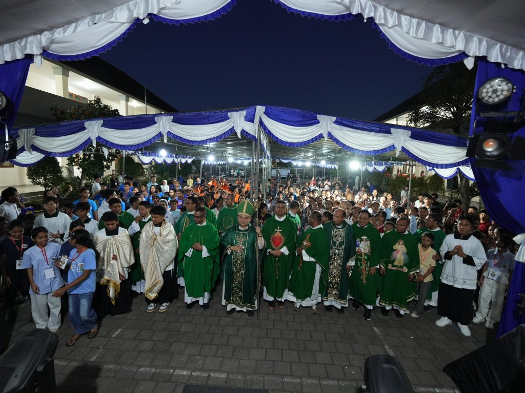 Kemah Remaja Misioner Dekenat Bali Tengah