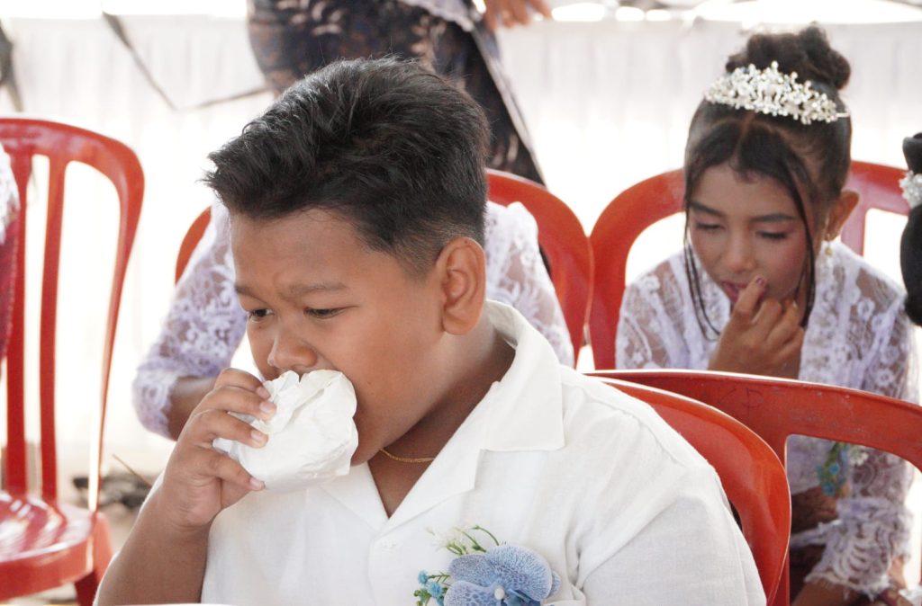 Sebanyak 23 anak dari Stasi Cemagi, Abianbase, Sading, dan pusat Paroki St. Theresia Tangeb menerima Komuni Pertama pada Misa Hari Raya Tubuh dan Darah Kristus, Minggu 7 Juni 2026.