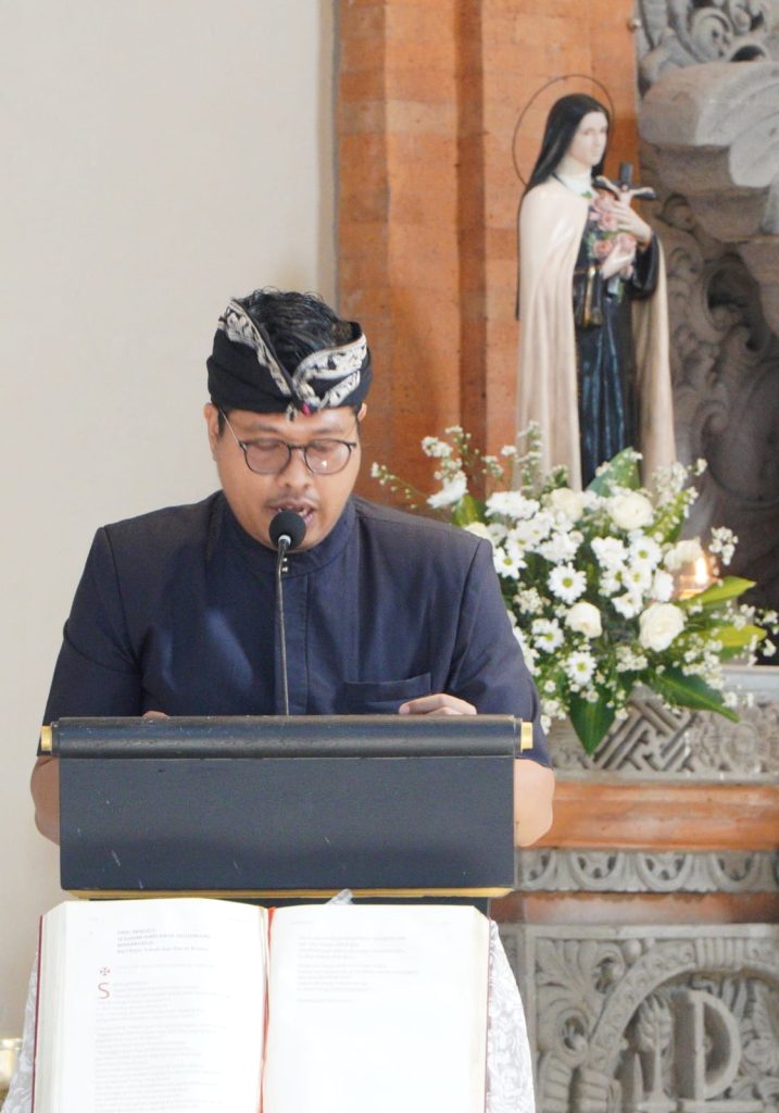 Sebanyak 23 anak dari Stasi Cemagi, Abianbase, Sading, dan pusat Paroki St. Theresia Tangeb menerima Komuni Pertama pada Misa Hari Raya Tubuh dan Darah Kristus, Minggu 7 Juni 2026.