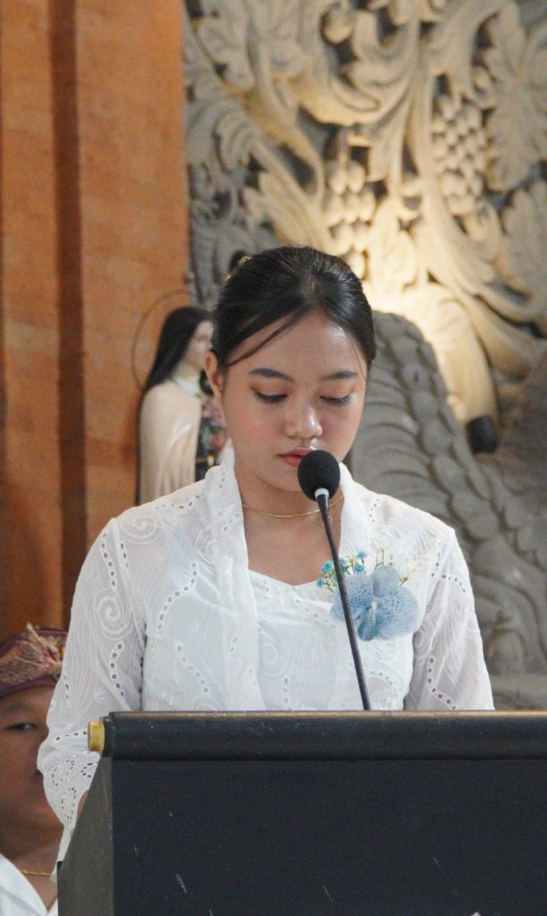 Sebanyak 23 anak dari Stasi Cemagi, Abianbase, Sading, dan pusat Paroki St. Theresia Tangeb menerima Komuni Pertama pada Misa Hari Raya Tubuh dan Darah Kristus, Minggu 7 Juni 2026.