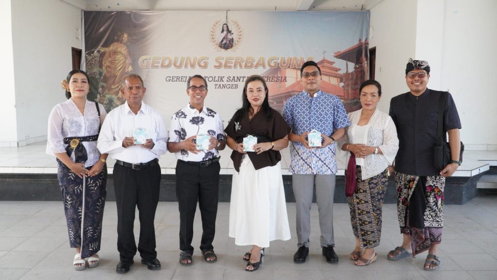 Sebanyak 23 anak dari Stasi Cemagi, Abianbase, Sading, dan pusat Paroki St. Theresia Tangeb menerima Komuni Pertama pada Misa Hari Raya Tubuh dan Darah Kristus, Minggu 7 Juni 2026.
