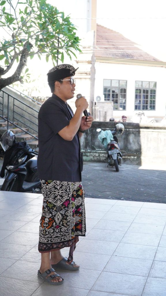 Sebanyak 23 anak dari Stasi Cemagi, Abianbase, Sading, dan pusat Paroki St. Theresia Tangeb menerima Komuni Pertama pada Misa Hari Raya Tubuh dan Darah Kristus, Minggu 7 Juni 2026.