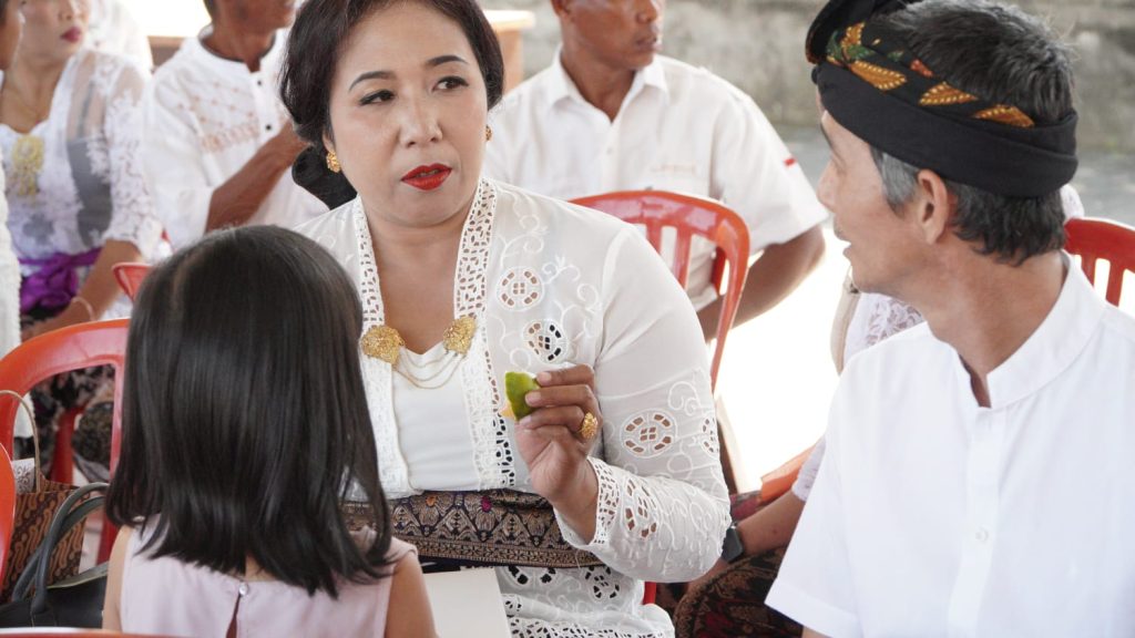 Sebanyak 23 anak dari Stasi Cemagi, Abianbase, Sading, dan pusat Paroki St. Theresia Tangeb menerima Komuni Pertama pada Misa Hari Raya Tubuh dan Darah Kristus, Minggu 7 Juni 2026.