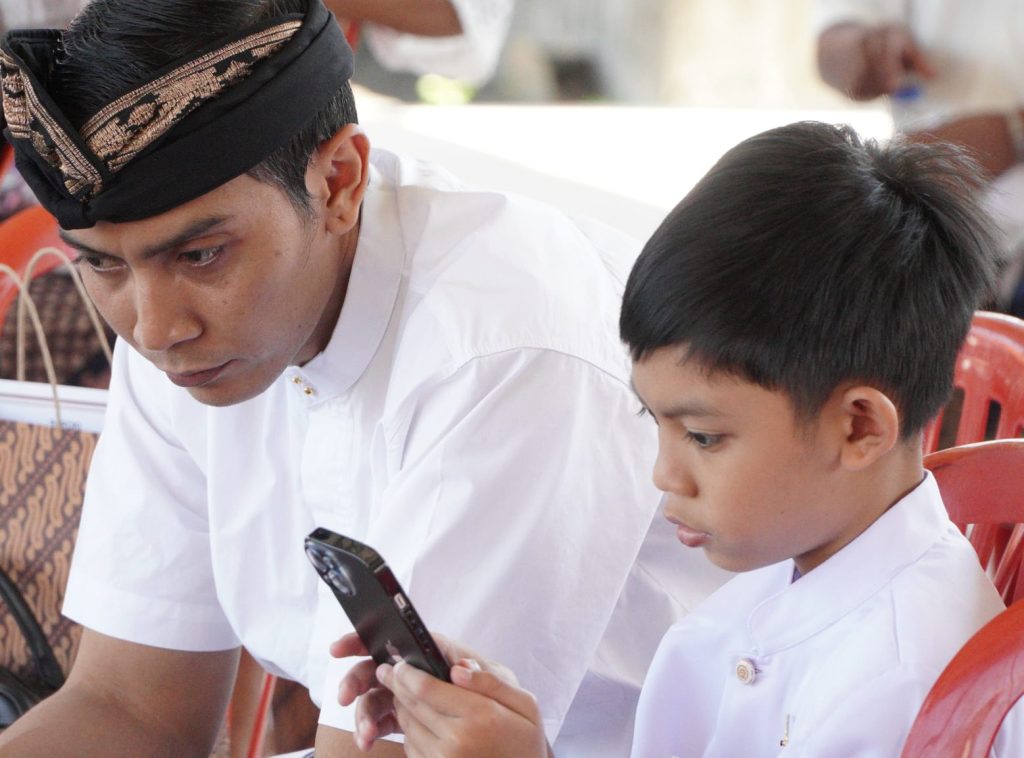 Sebanyak 23 anak dari Stasi Cemagi, Abianbase, Sading, dan pusat Paroki St. Theresia Tangeb menerima Komuni Pertama pada Misa Hari Raya Tubuh dan Darah Kristus, Minggu 7 Juni 2026.