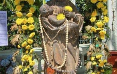 Patung Bunda Maria dari Mekong di Gereja Maria Ratu Damai Areyksat Kamboja