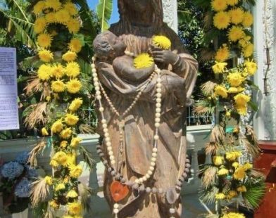 Patung Bunda Maria dari Mekong di Gereja Maria Ratu Damai Areyksat Kamboja