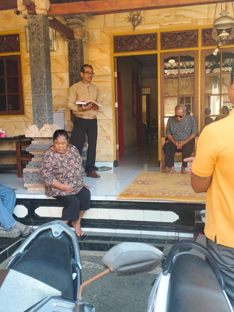 Kunjungan Kasih Lingkungan FX
